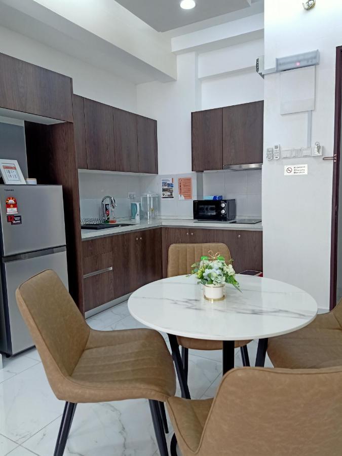 Al Zahra Homestay By Troika Kota Bharu "Stay In Style, Sleep In Comfort" Exterior photo